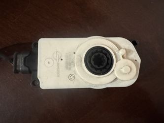 OEM 2020-2023 BMW 5 7 6 Series Upper Grille Shutter Actuator Motor 9881646