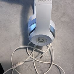 Beats Solo (White) Wireless Headphones 