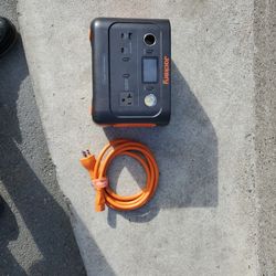 Jackery Explorer 300 Plus  Solar generator