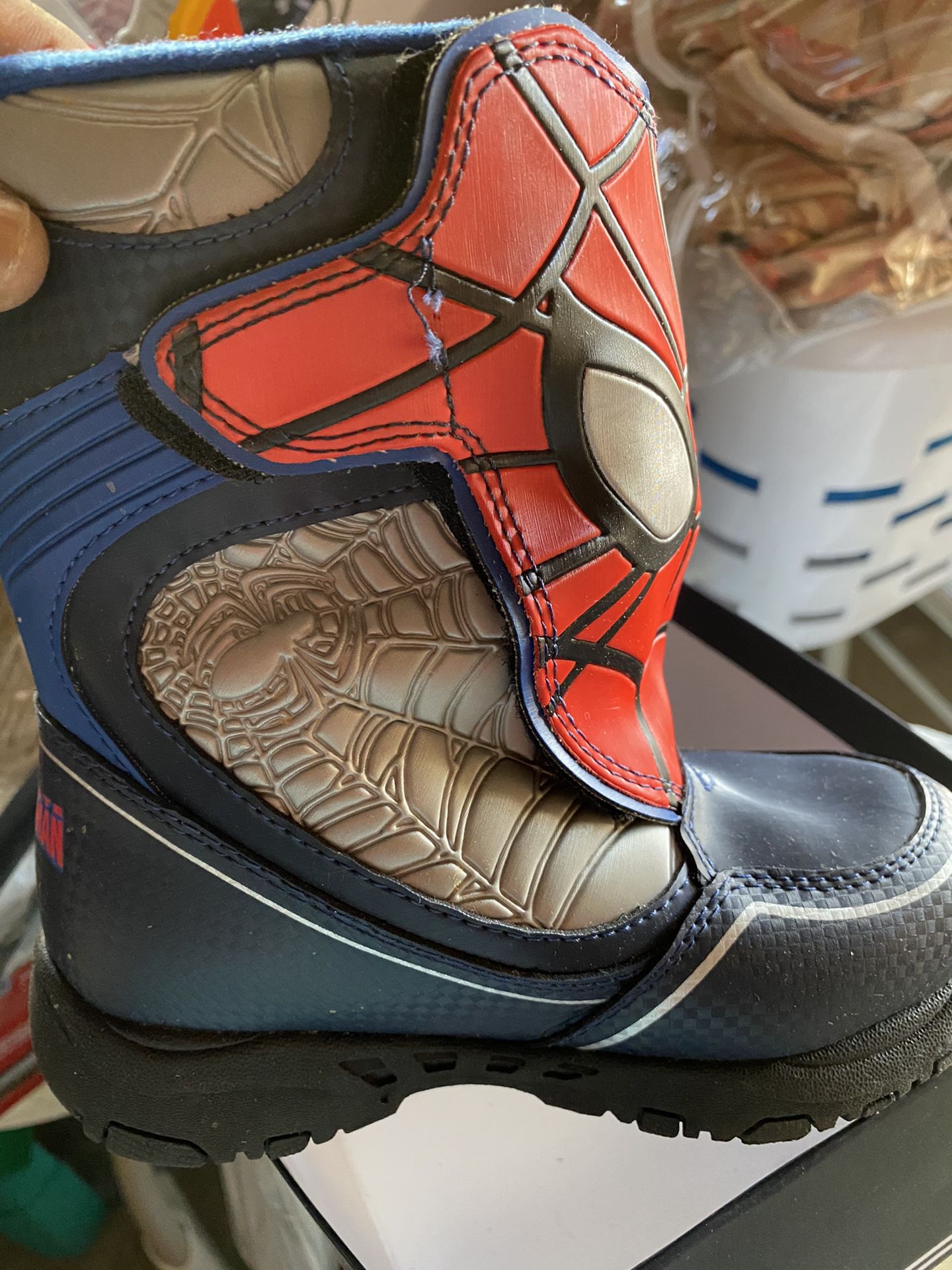 Kids Spider-Man Snow boot...size 10. $$15