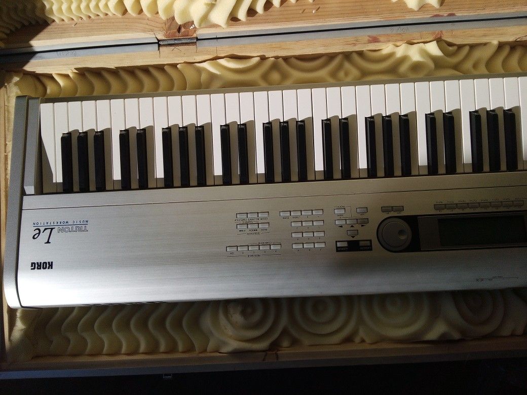KORG TRITON LE 88