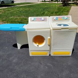Little Tikes Washer, Dryer & Ironing Board 