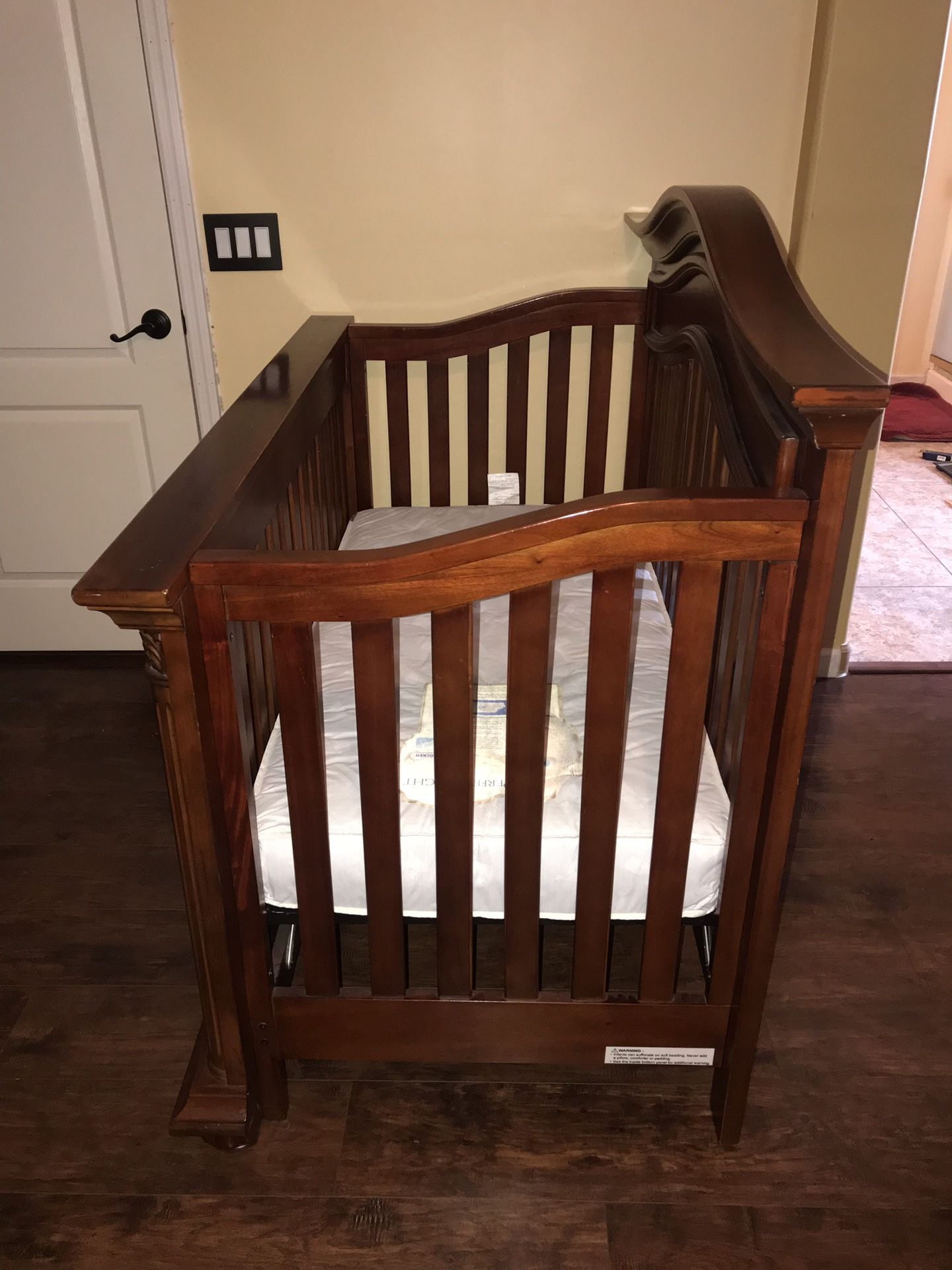Baby Caché 4 in 1 Lifetime Crib for Sale in Phoenix, AZ OfferUp