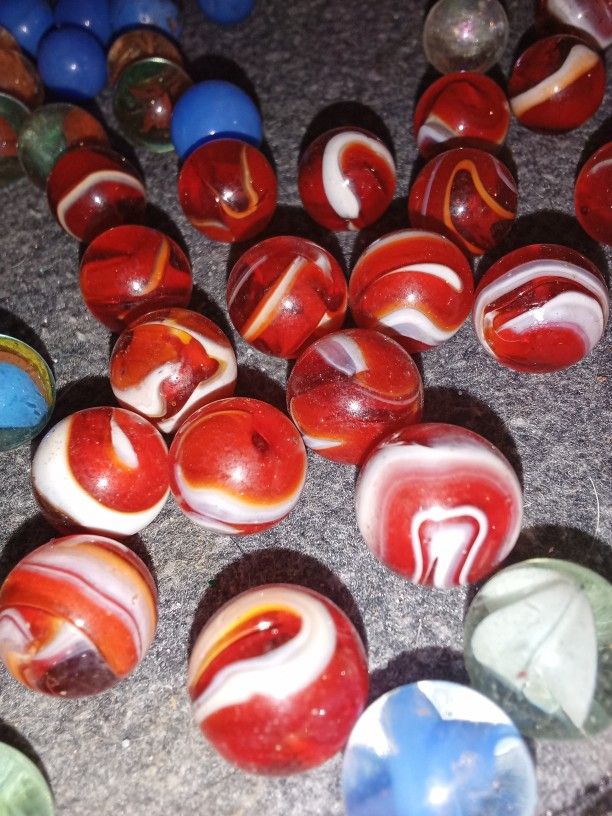 A lot Of Vintage Marbles.Make Me A Offer
