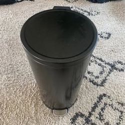 Kitchen trash can