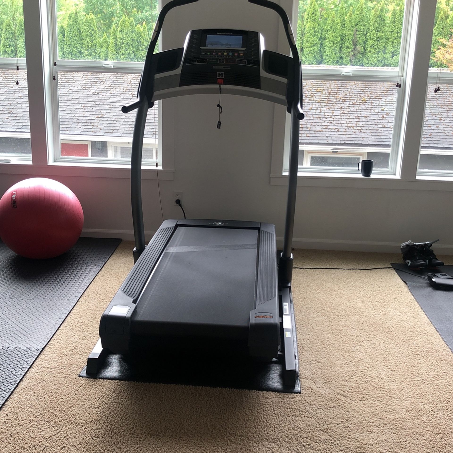 NordicTrack Incline Trainer Treadmill