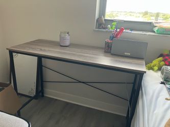 Wooden Light-weighted Desk