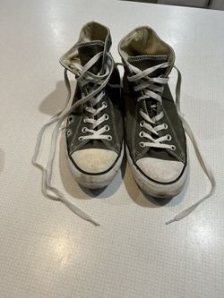 Converse Chuck Taylor All Star Men’s High Tops Size 9