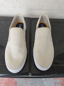 Tennis shoes  LACOSTE