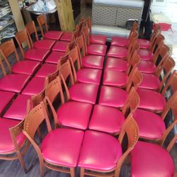 Se Venden 62 Sillas En Perfectas Condiciones Usadss