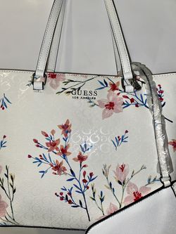 Pink Guess Bag for Sale in Philadelphia, PA - OfferUp