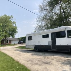 1990 Ford Dolphin 