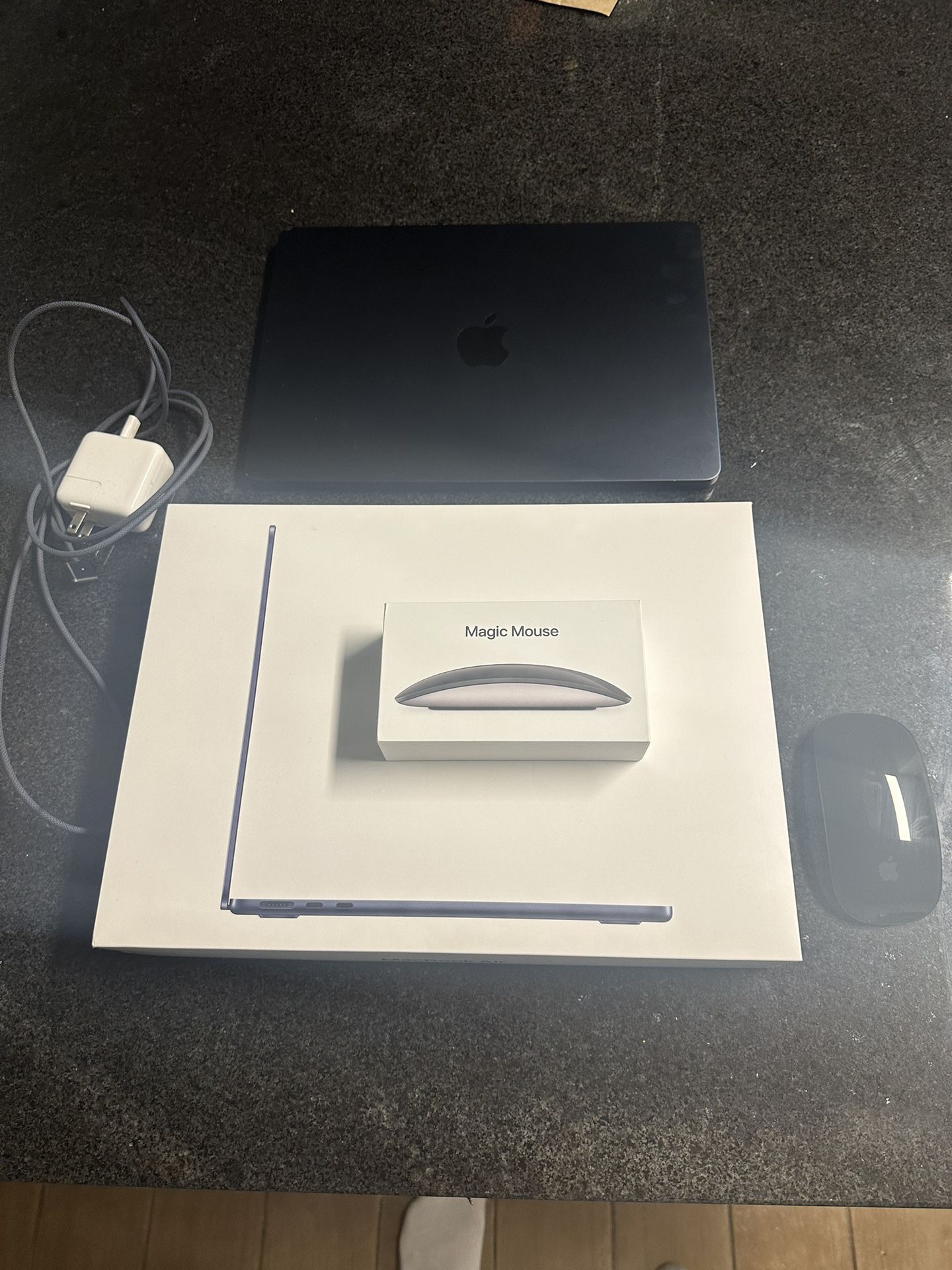 2022 Apple MacBook Air Laptop M2 Chip 13.6” Liquid Retina Display