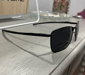 All black 0akley ejector
