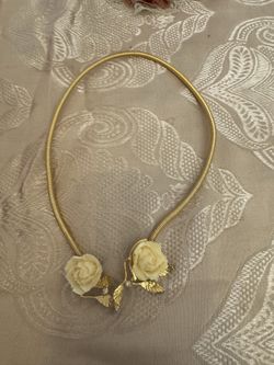 Flower necklace