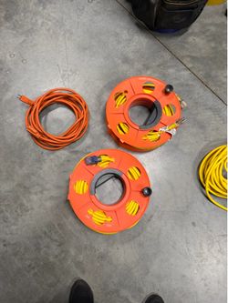 Heavy duty extension cord w/reel