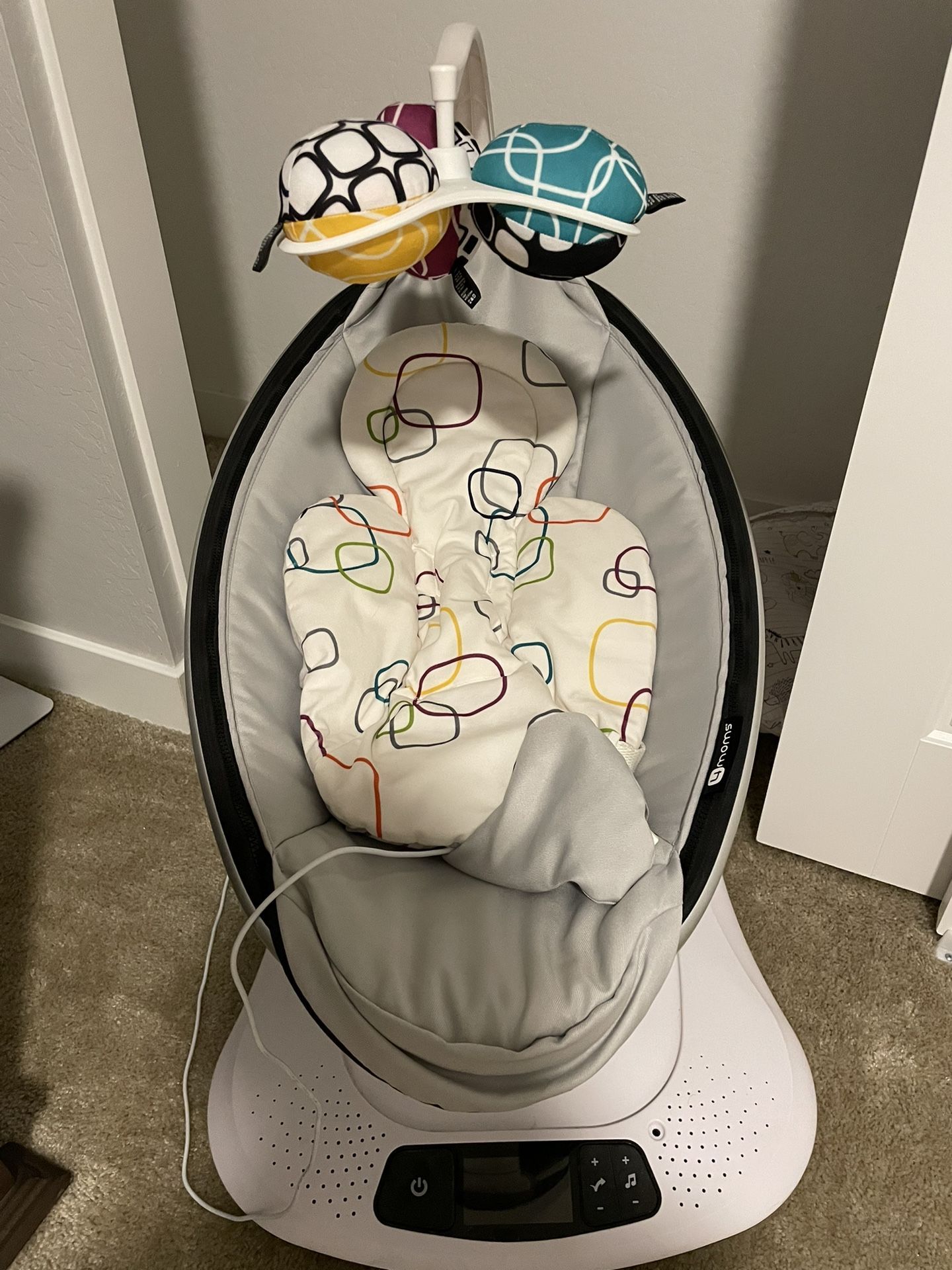 4 Moms Mamaroo Baby Swing