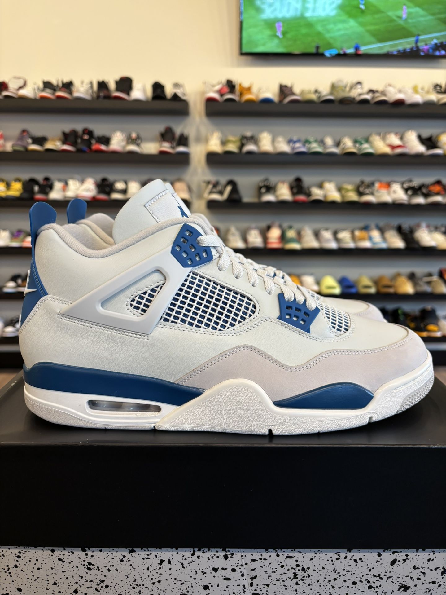 Jordan 4 Military Blue 2024 Size 13 Pre-Owned