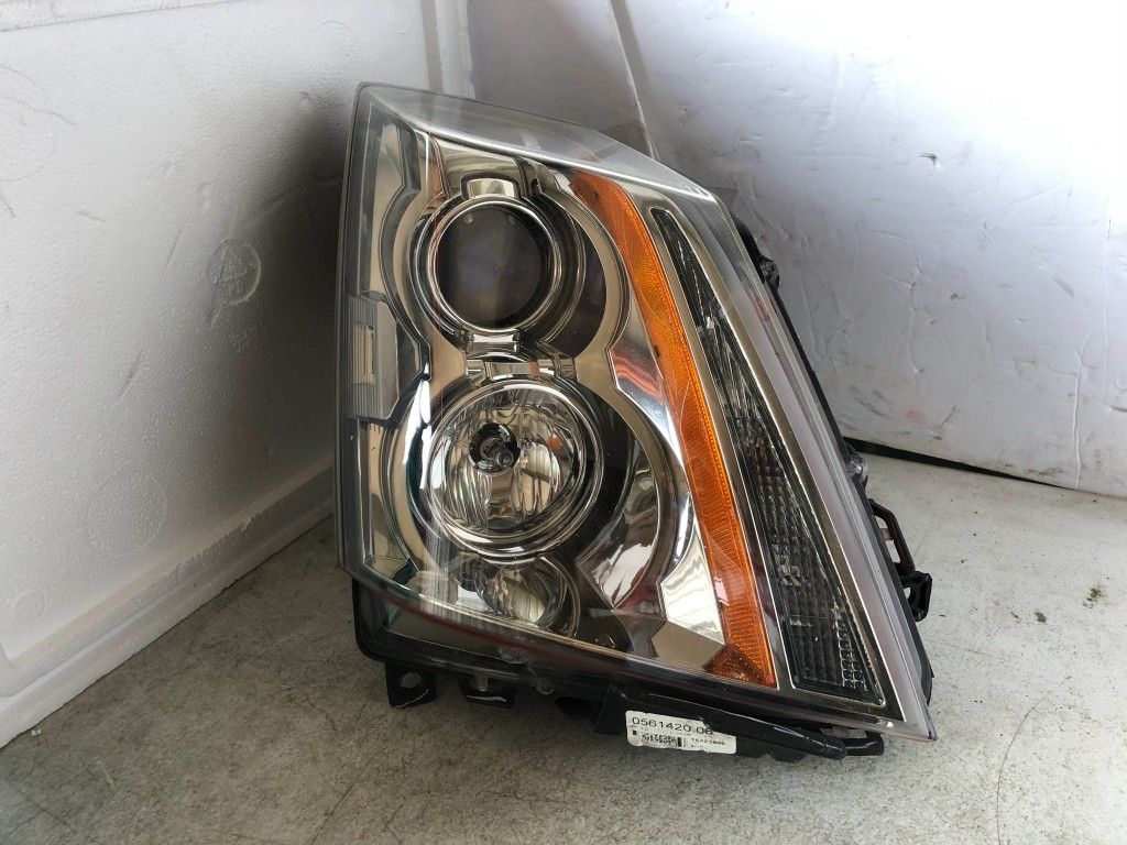 2008 2009 2010 2011 2012 2013 Cadillac CTS OEM Right Halogen Headlight Headlamp