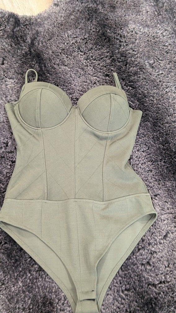 Bodysuit Olive green sz L