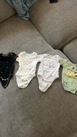 Baby clothes! Newborn and 0-3 month onesies