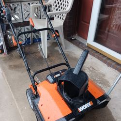 Snow BLOWER. Wireless. Rechargeable 