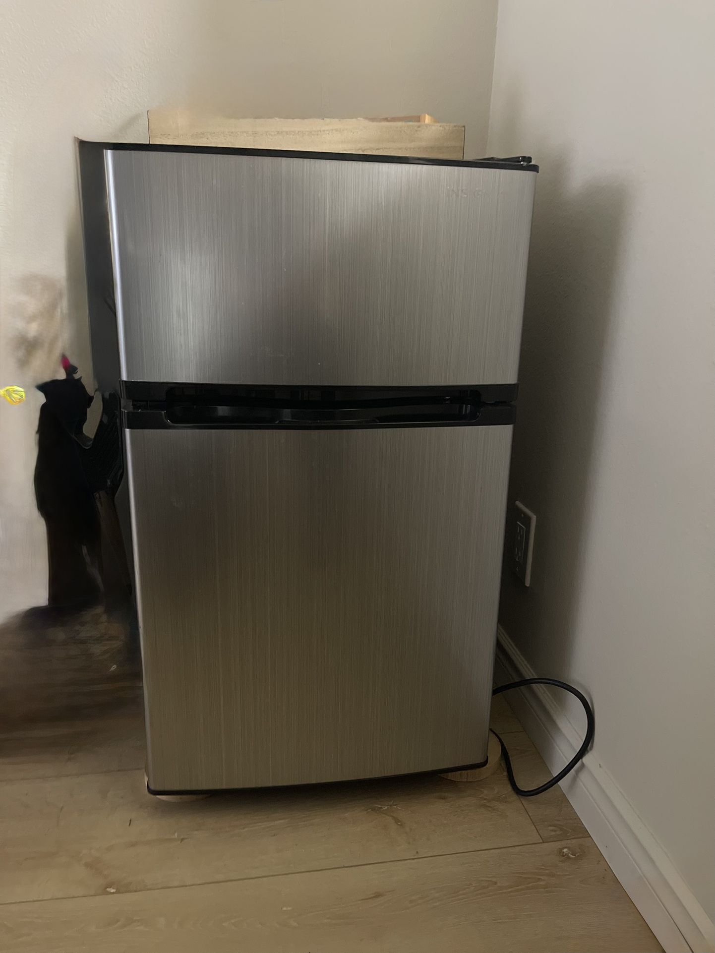 Mini Fridge With Separate Freezer $45