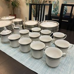 47 Piece Fine China Set (NEW)