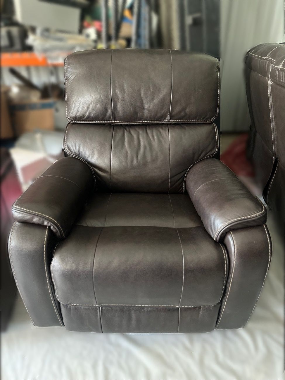 🟡 BARCALOUNGER COLUMBIA LEATHER POWER GLIDER RECLINER with Power