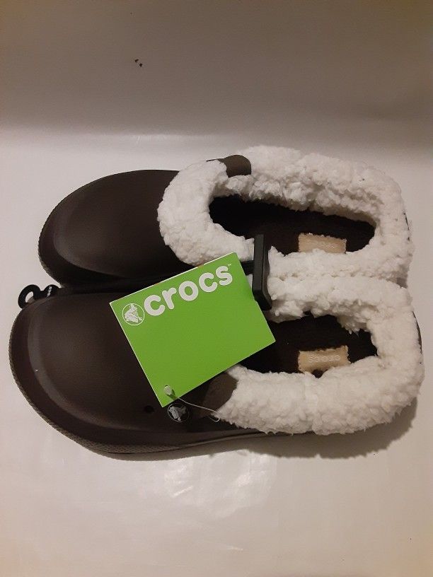 Crocs Classic Blitzen II Fuzz Lined Clog - ( Brand new never been worn ).