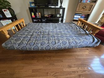Day Bed/Futon With Mattress