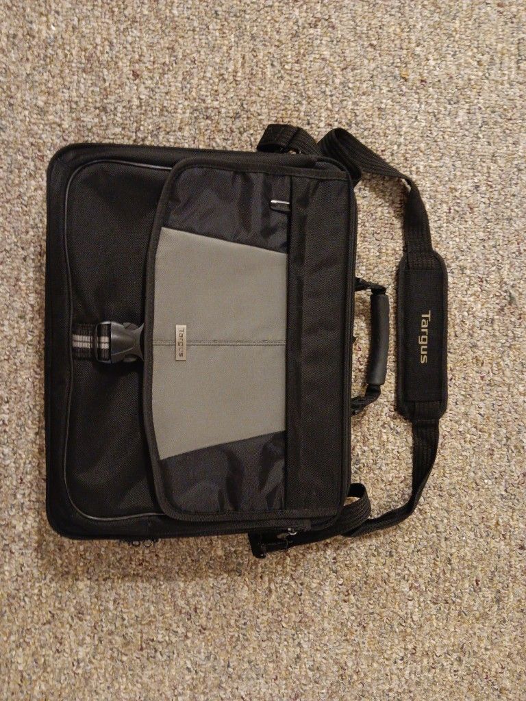 17" TARGUS BLACK LAPTOO BAG