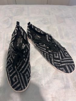 TOMS Women's Lace-Up Sneakers size 9