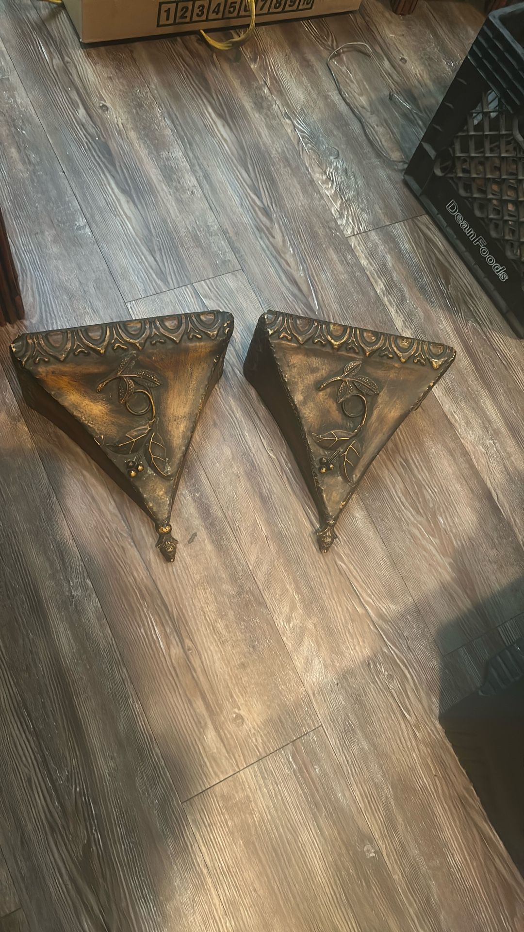 2x Wall Decor