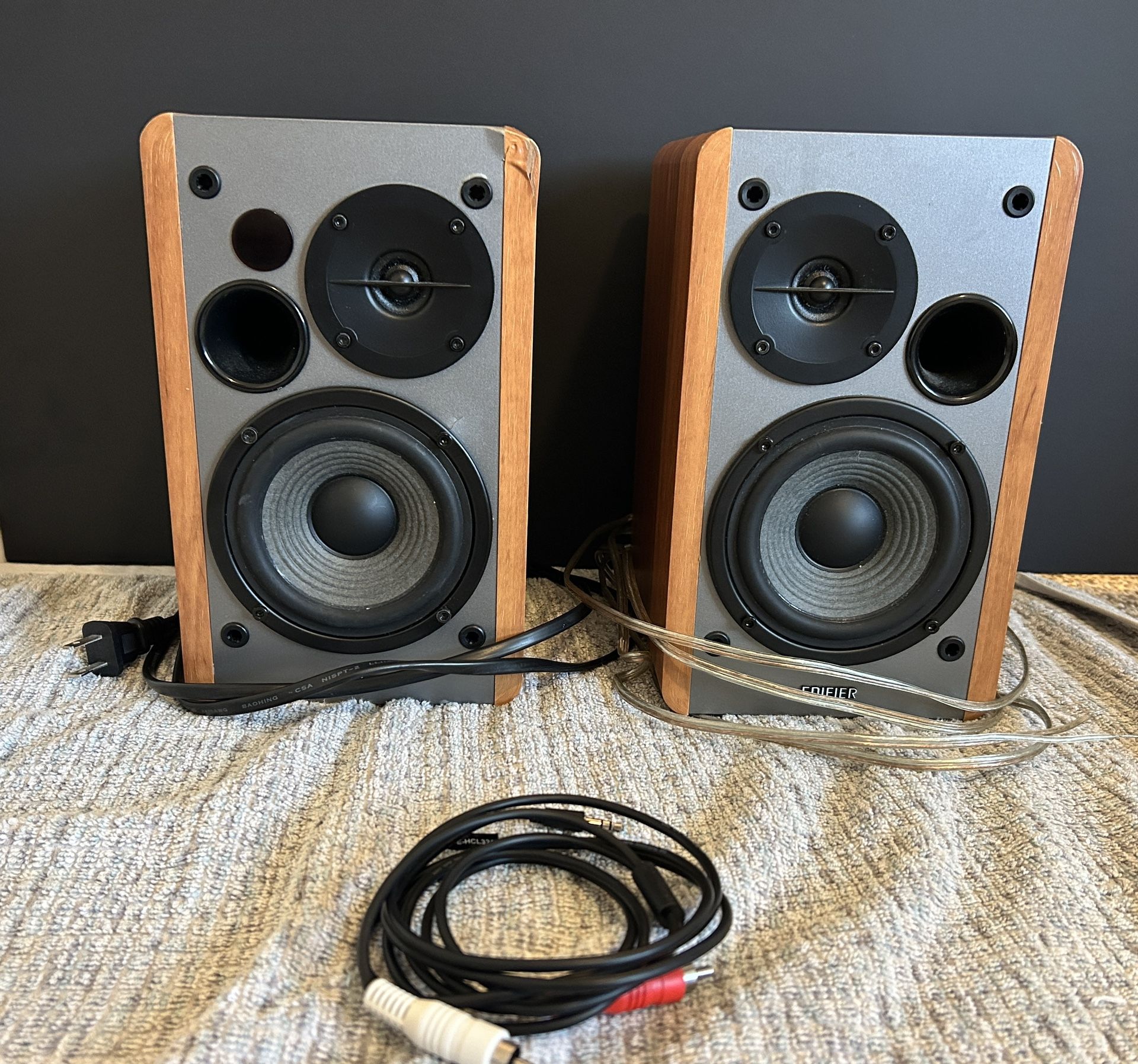 Edifier R1280T Powered Bookshelf Speakers