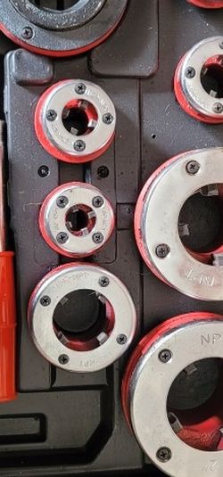 Pipe Threader Set 3/8 To 2 Inch Like New