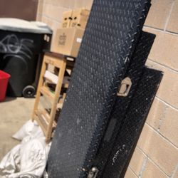 *PRICE DROPPED* Toolbox For Truck. Need Gone This Weekend, Send Offers!