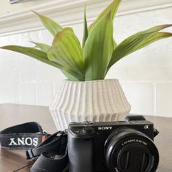 Alpha 6400 - APS-C Interchangeable Lens Camera & Lens Kit 24.2MP, 11FPS, 4K/30p