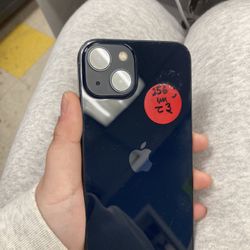Factory Unlocked Iphone 13 256 gb comes with store warranty 