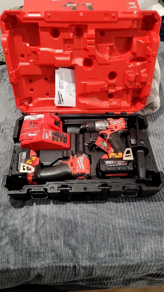 Set De Driles Con Batería Y Cargador 