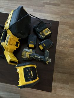 20 Volts Dewalt Tools