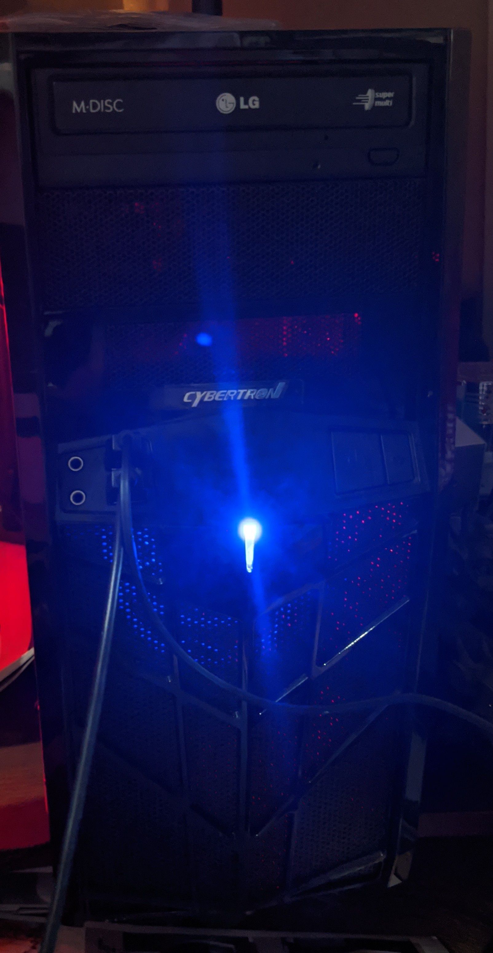 Cybertron Light Gaming PC