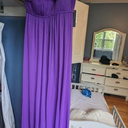 New Beautiful woman's long one shoulder Purple gown! Bloomingdale's Size 0