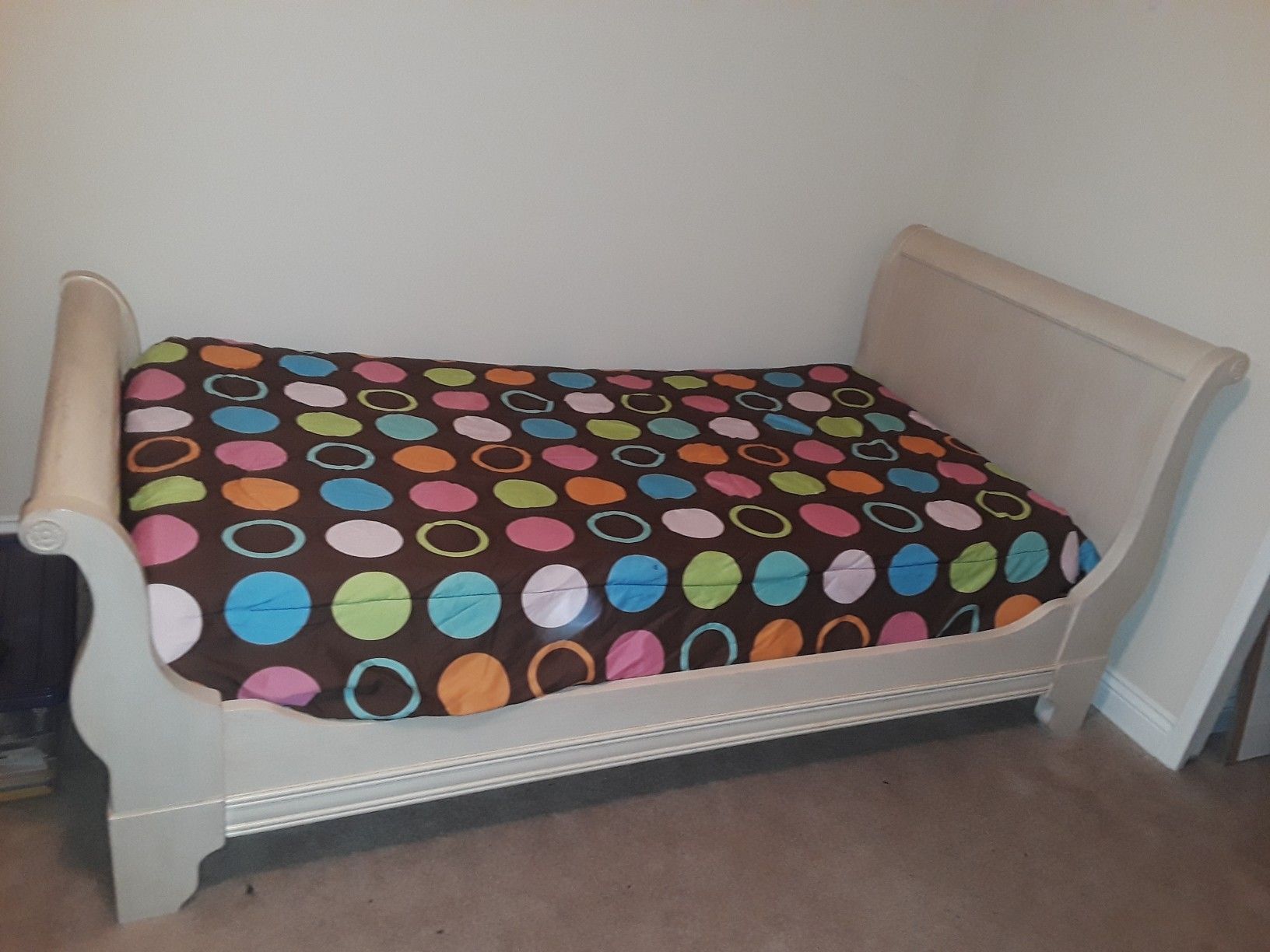 **Price Reduced** Lexington bedroom set (twin bed frame)