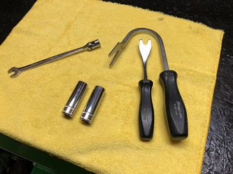Snap on clip poppers and sockets and 10mm wrench