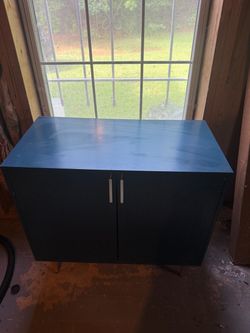 Storage cabinet