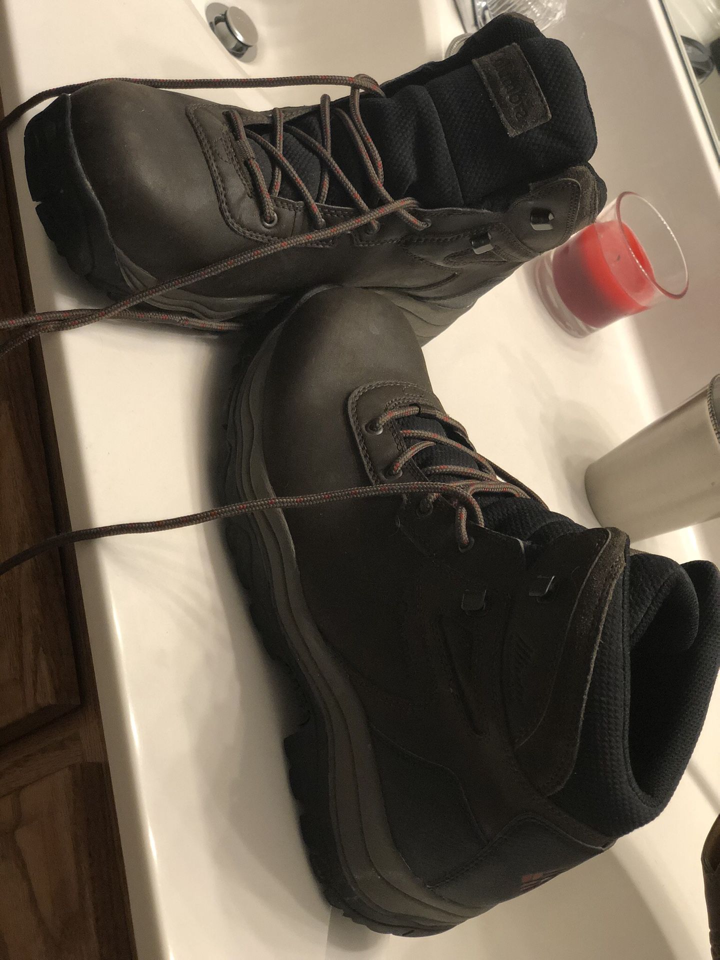 Men’s size 11 Columbia dress boots
