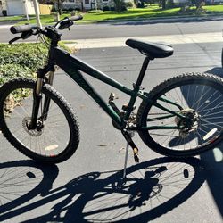 Specialized Hardrock Mountain Bike 