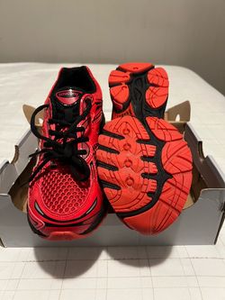 Size 7Y, 8.5W Saucony Omni 9 Red/Black