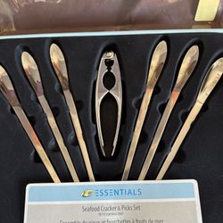 Seafood Cracker & Picks Set